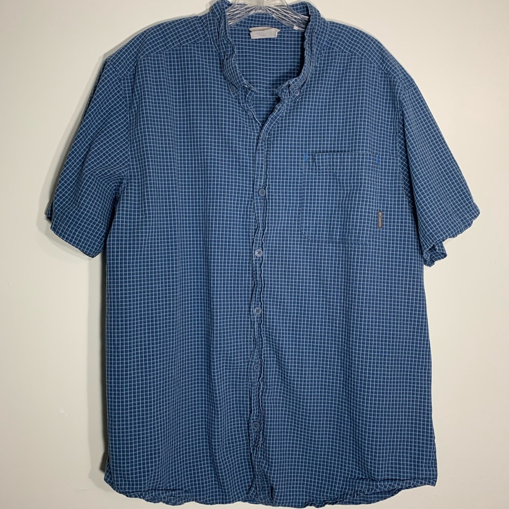 3/20 Columbia Outdoors Men’s Navy Checkered Top